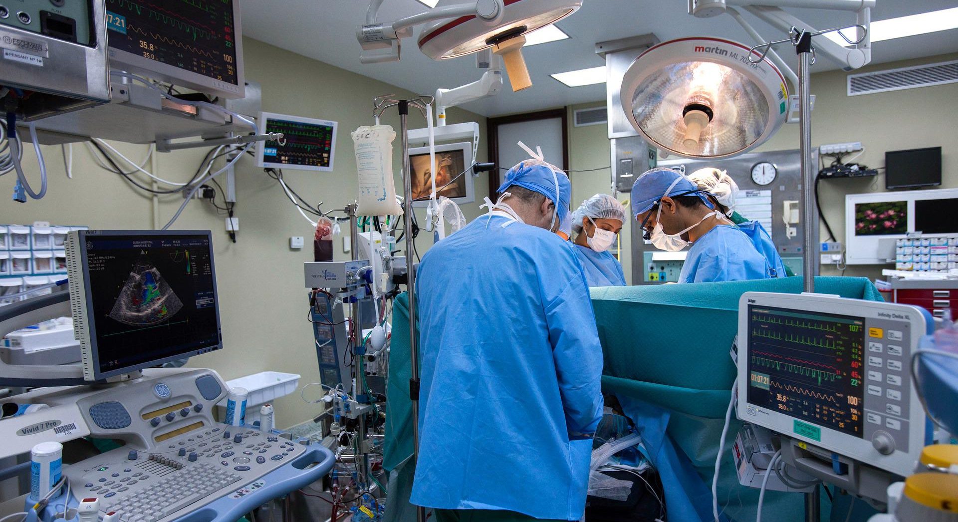 https://www.venmed.si/wp-content/uploads/2022/05/medical-g2aa1a4c16_1920-e1651571876990.jpg